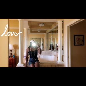 Meet your Posher, Denise